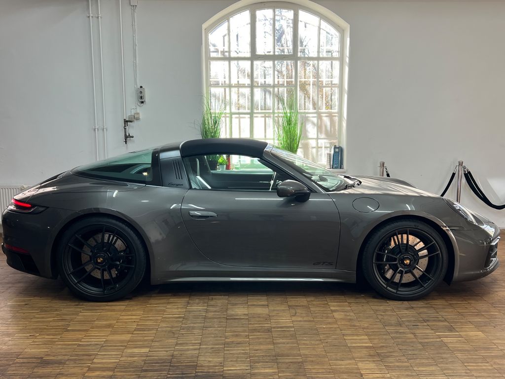 Porsche 992 2025