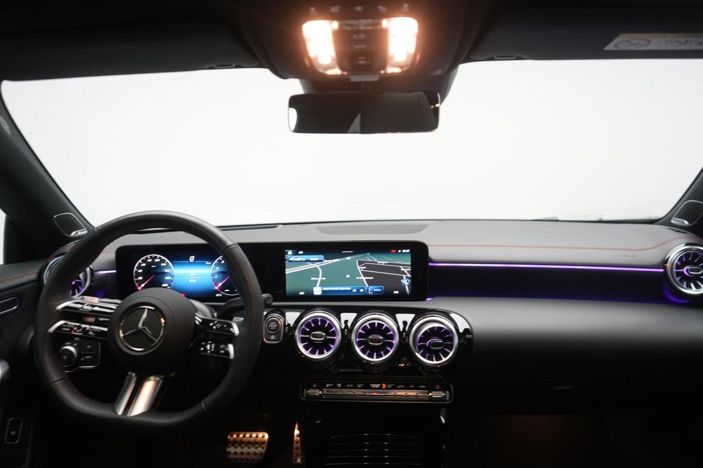 Mercedes-Benz CLA 200 2025