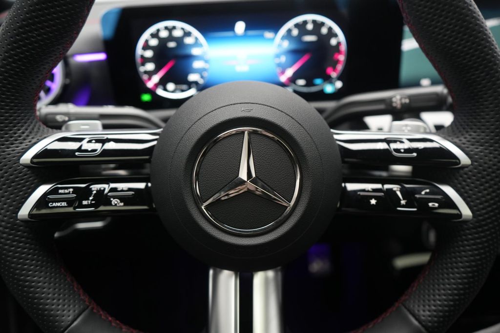 Mercedes-Benz CLA 200 2025