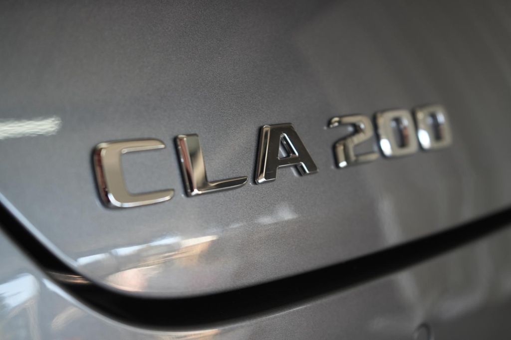 Mercedes-Benz CLA 200 2025