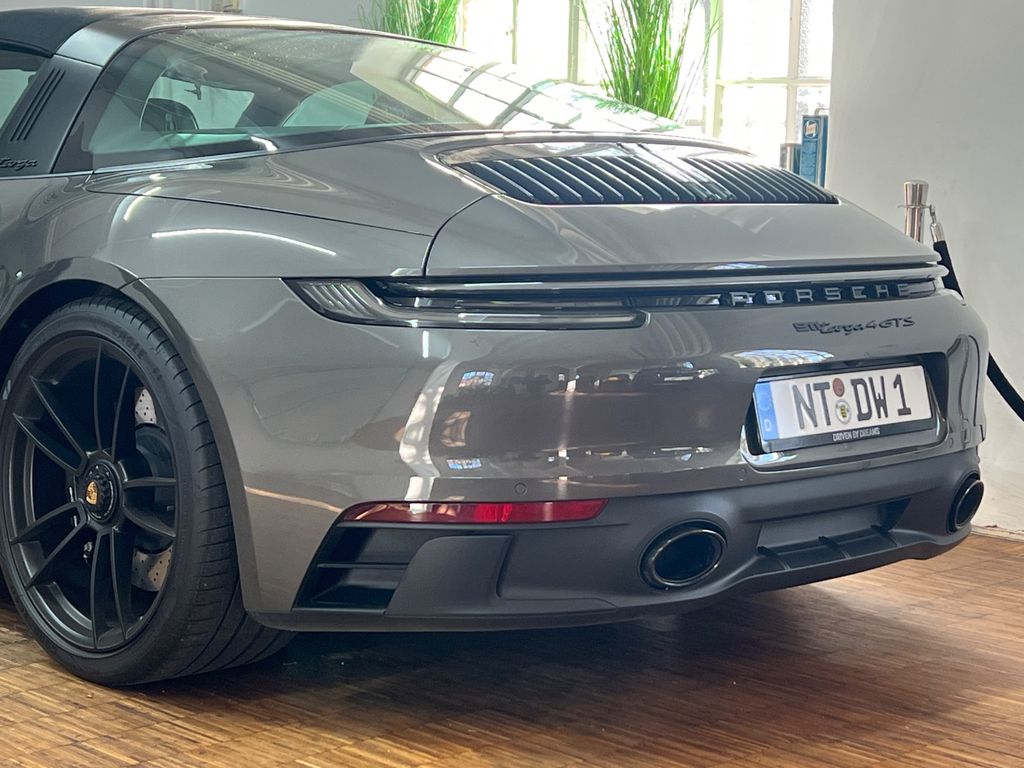 Porsche 992 2025