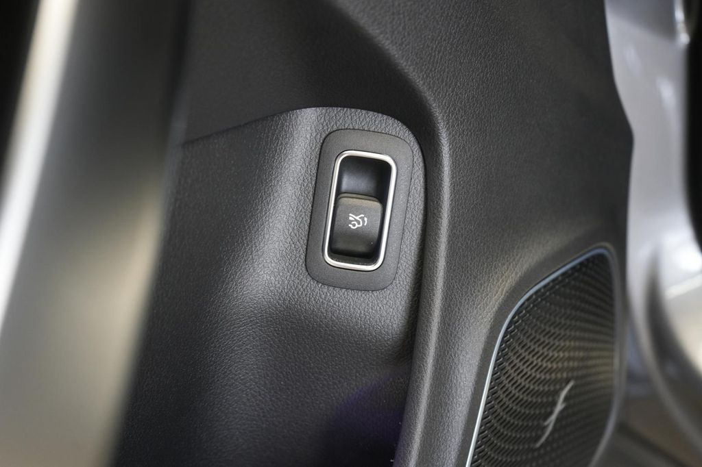 Mercedes-Benz CLA 200 2025