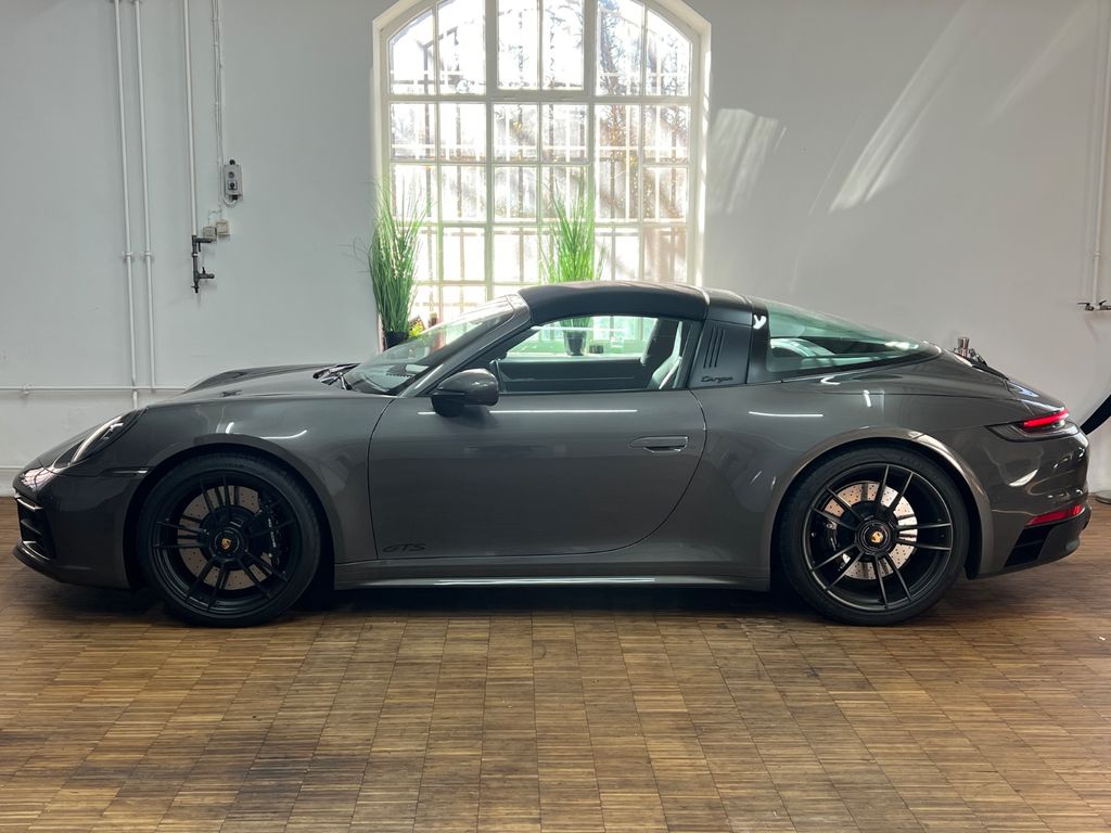 Porsche 992 2025