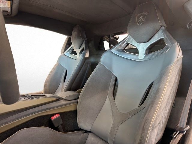 Lamborghini Revuelto 2025