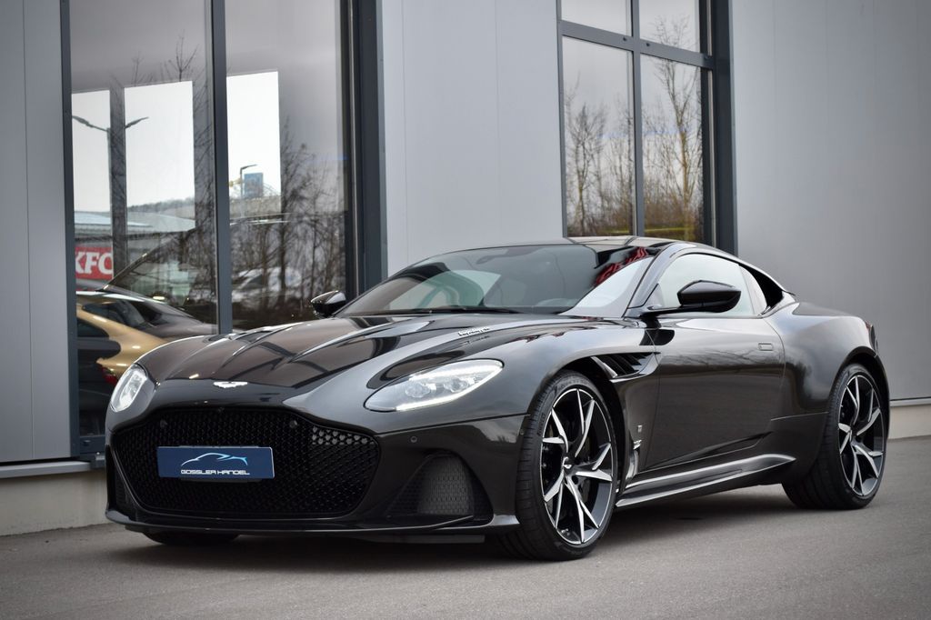 Aston Martin DBS 2023
