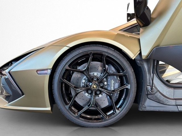 Lamborghini Revuelto 2025