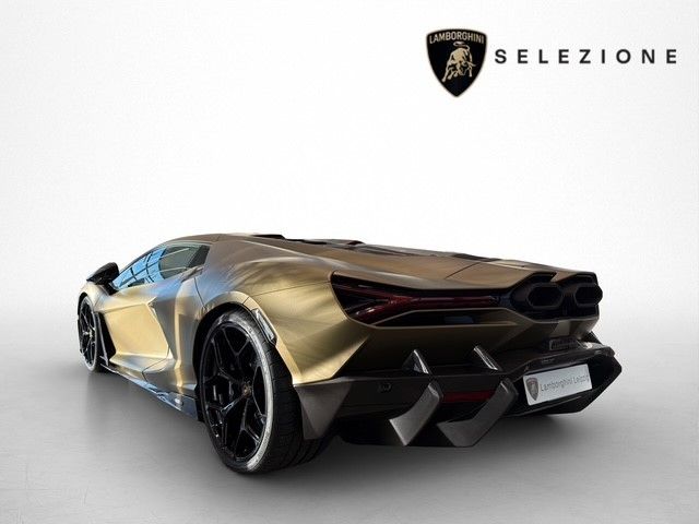 Lamborghini Revuelto 2025