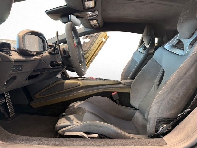 Lamborghini Revuelto 2025