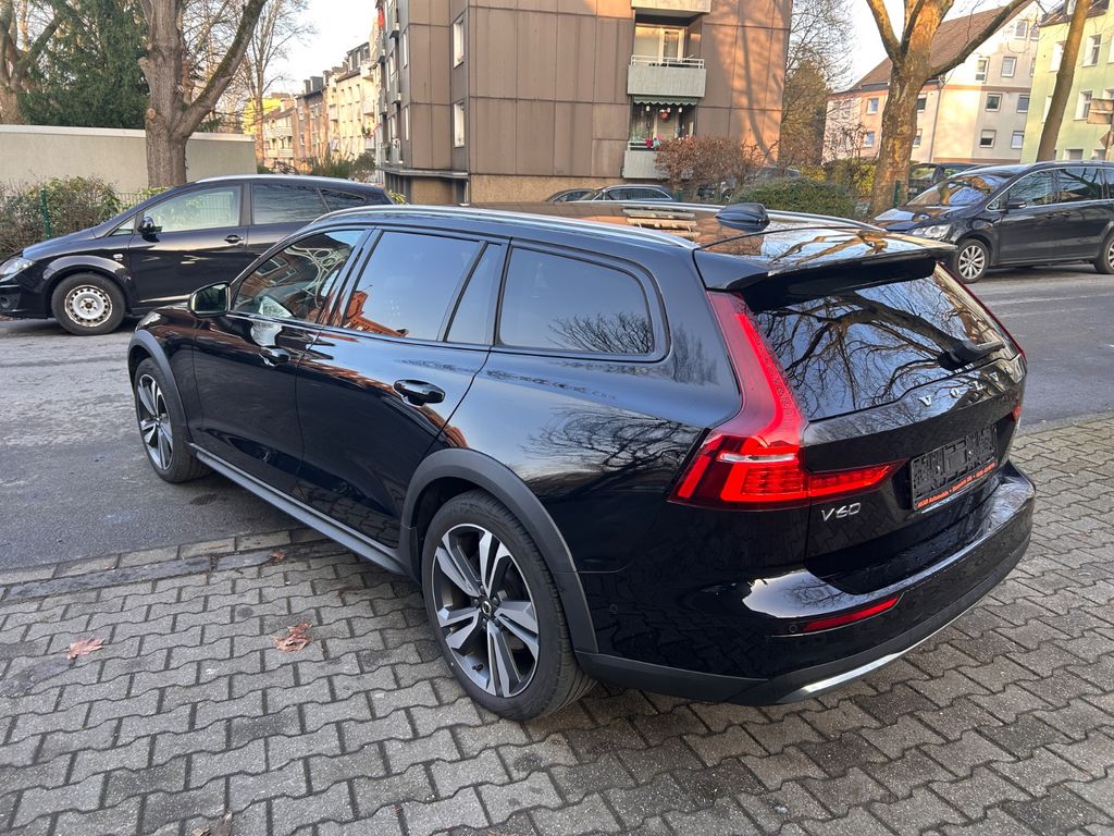 Volvo V60 Cross Country 2022