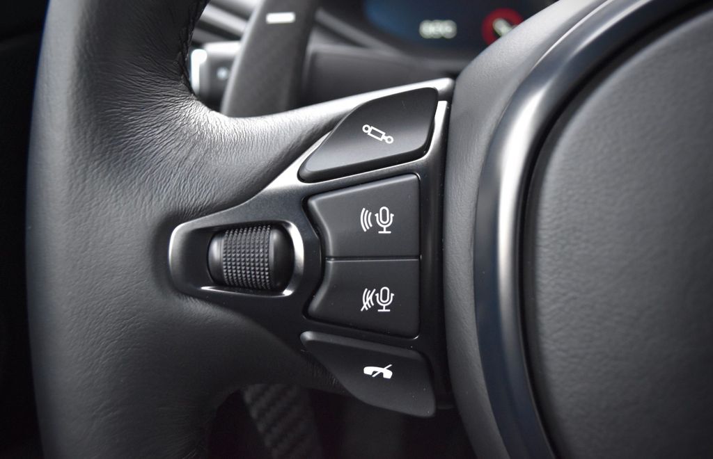 Aston Martin DBS 2023