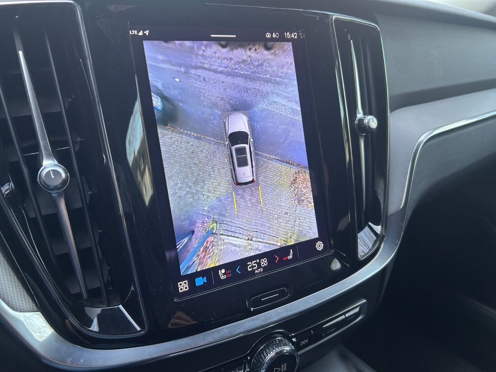 Volvo V60 Cross Country 2022