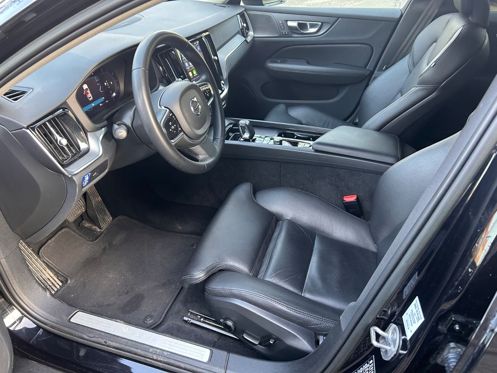 Volvo V60 Cross Country 2022