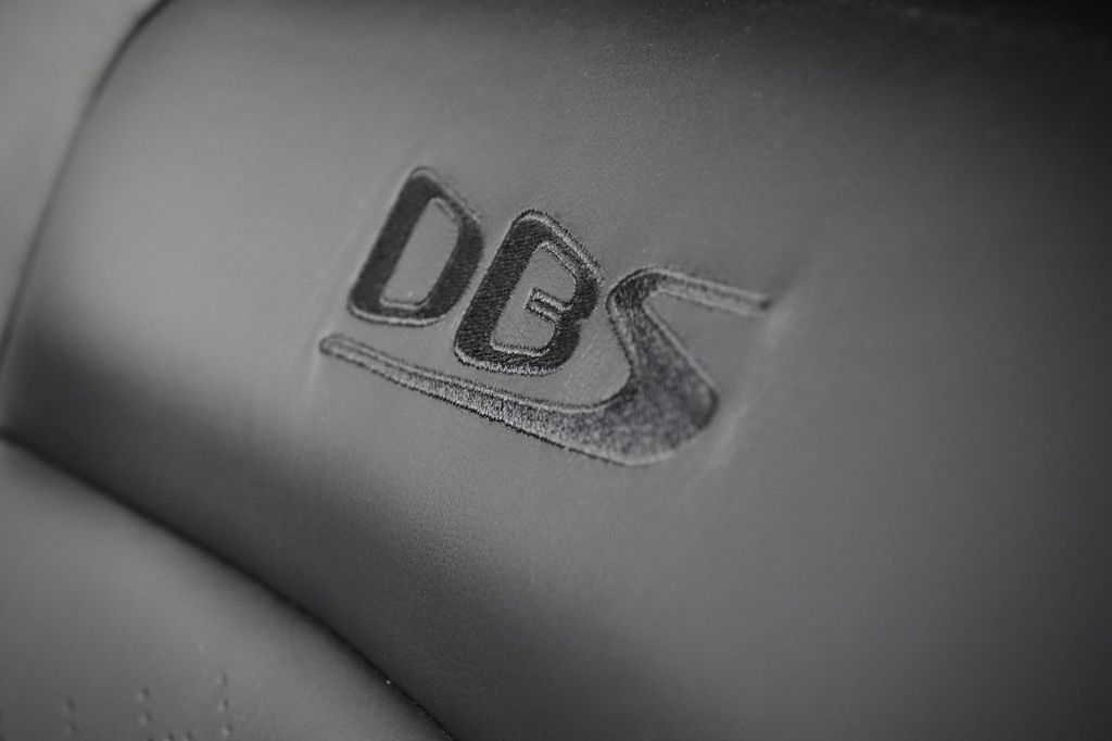 Aston Martin DBS 2023