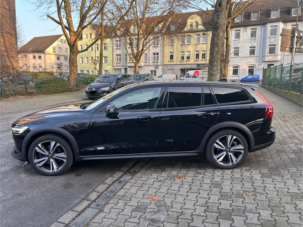 Volvo V60 Cross Country 2022