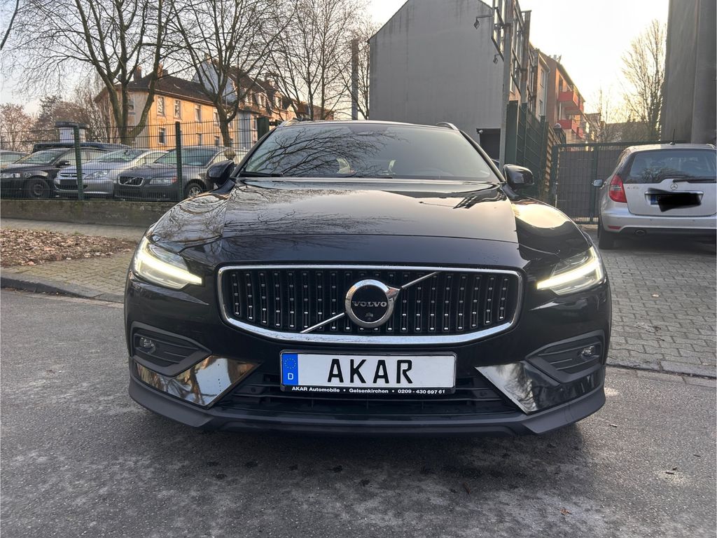 Volvo V60 Cross Country 2022