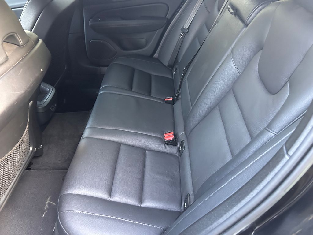 Volvo V60 Cross Country 2022