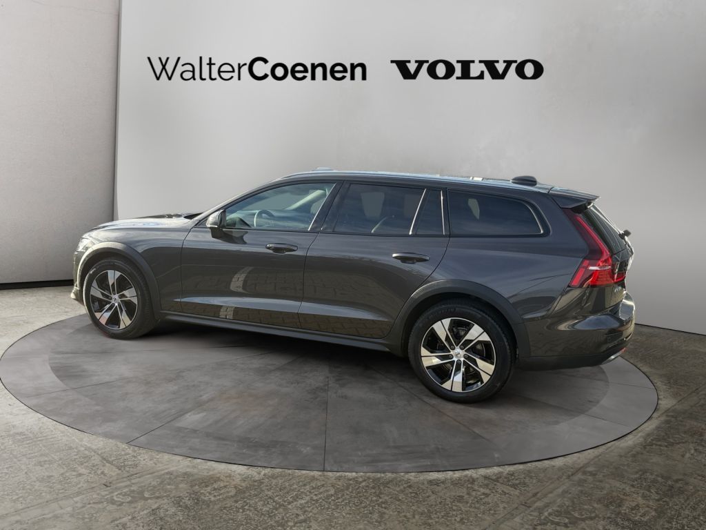 Volvo V60 Cross Country 2022