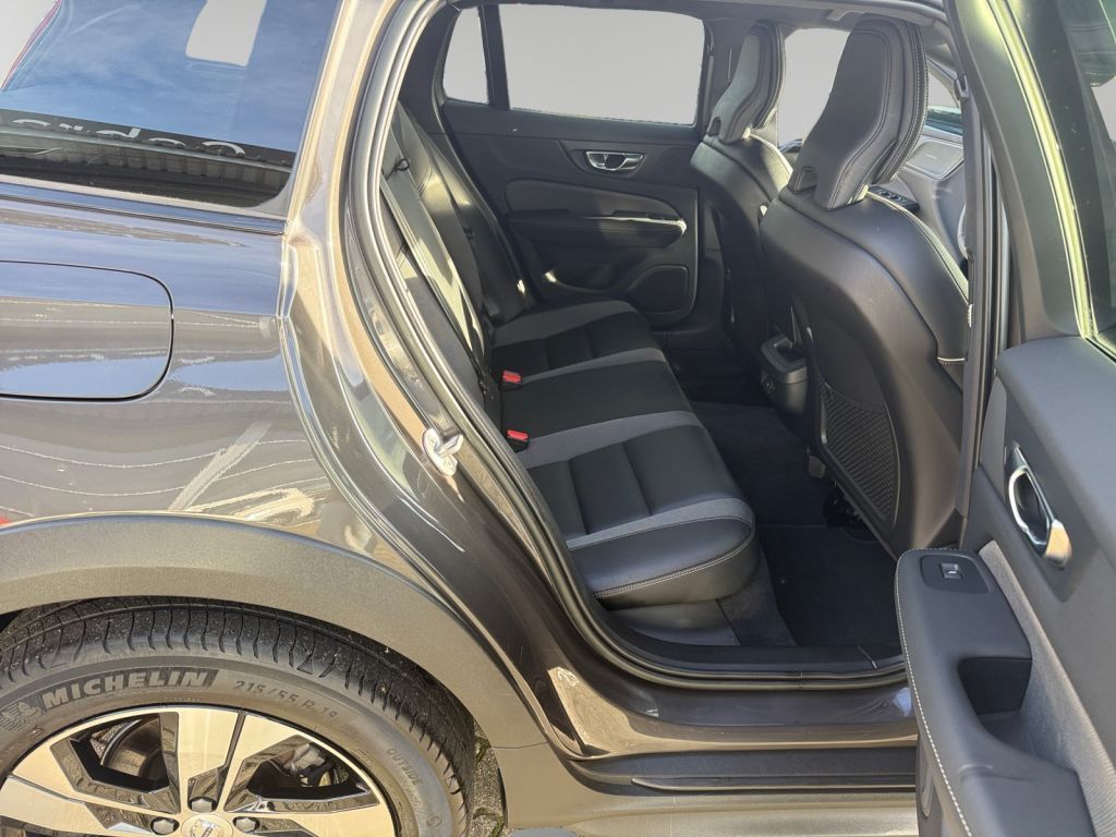 Volvo V60 Cross Country 2022