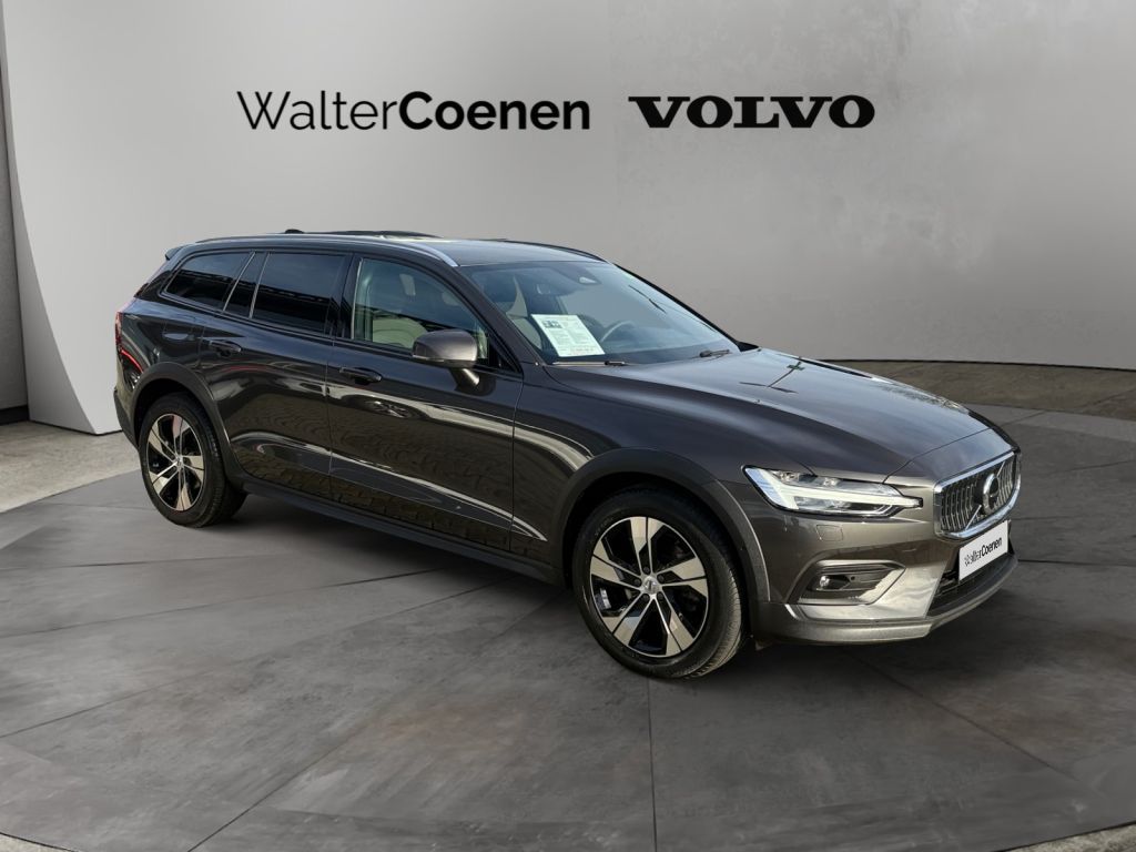 Volvo V60 Cross Country 2022