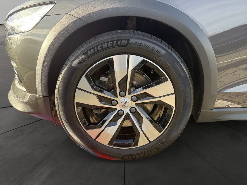 Volvo V60 Cross Country 2022