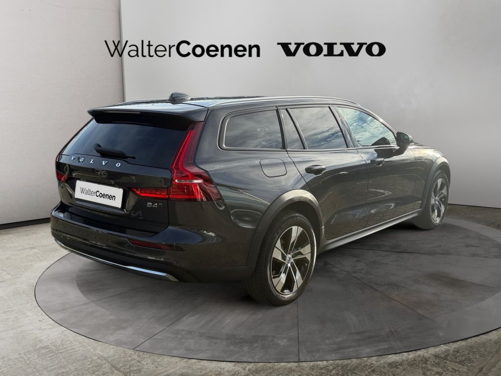 Volvo V60 Cross Country 2022