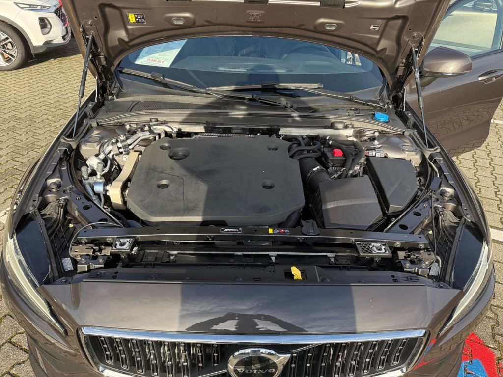 Volvo V60 Cross Country 2022