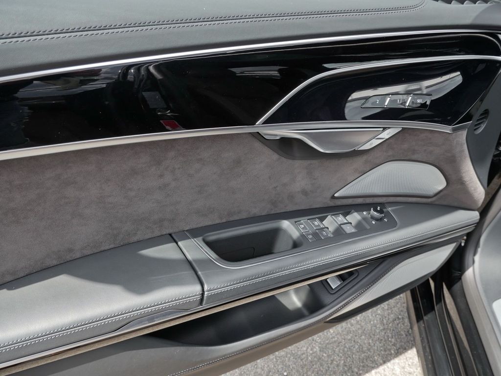 Audi A8 2022