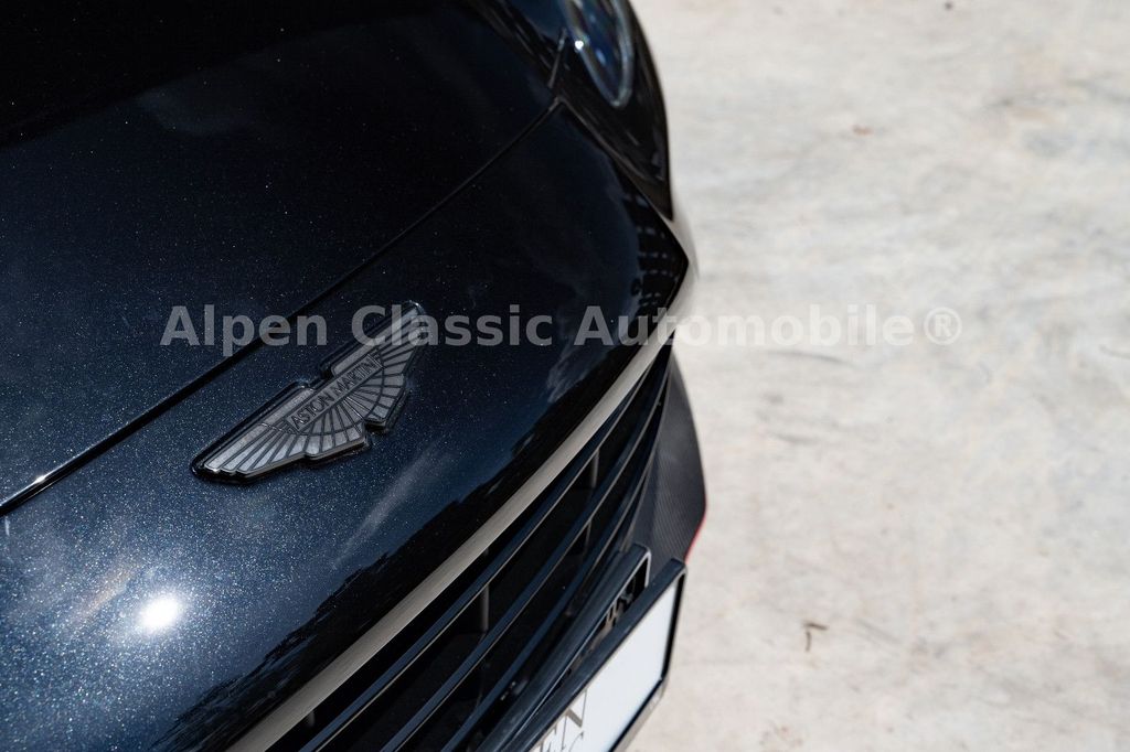 Aston Martin V12 Vantage 2022