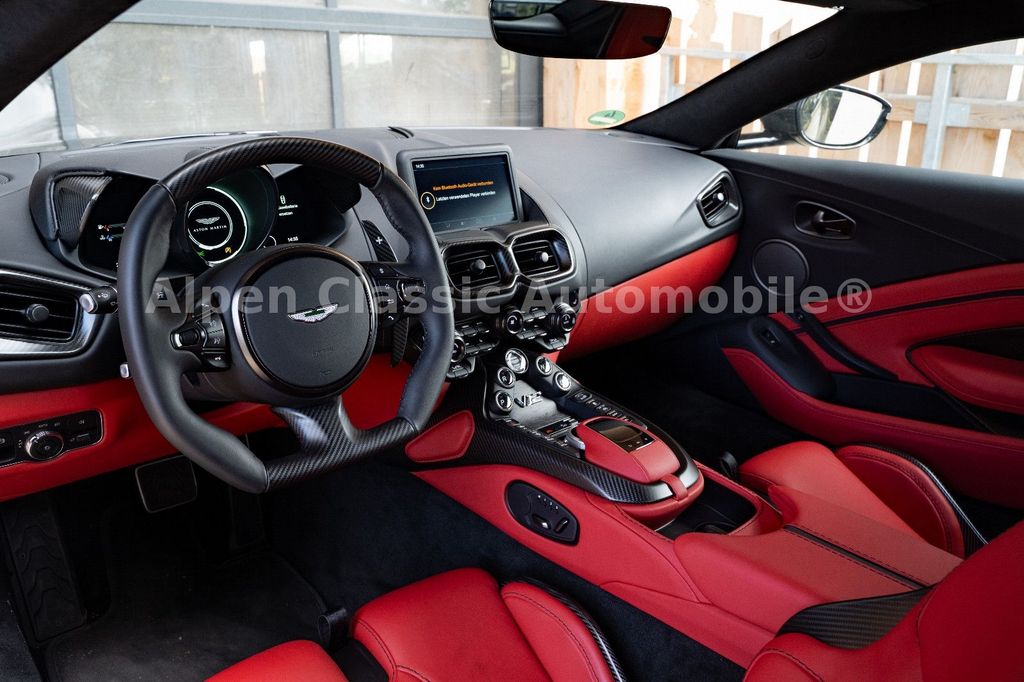 Aston Martin V12 Vantage 2022