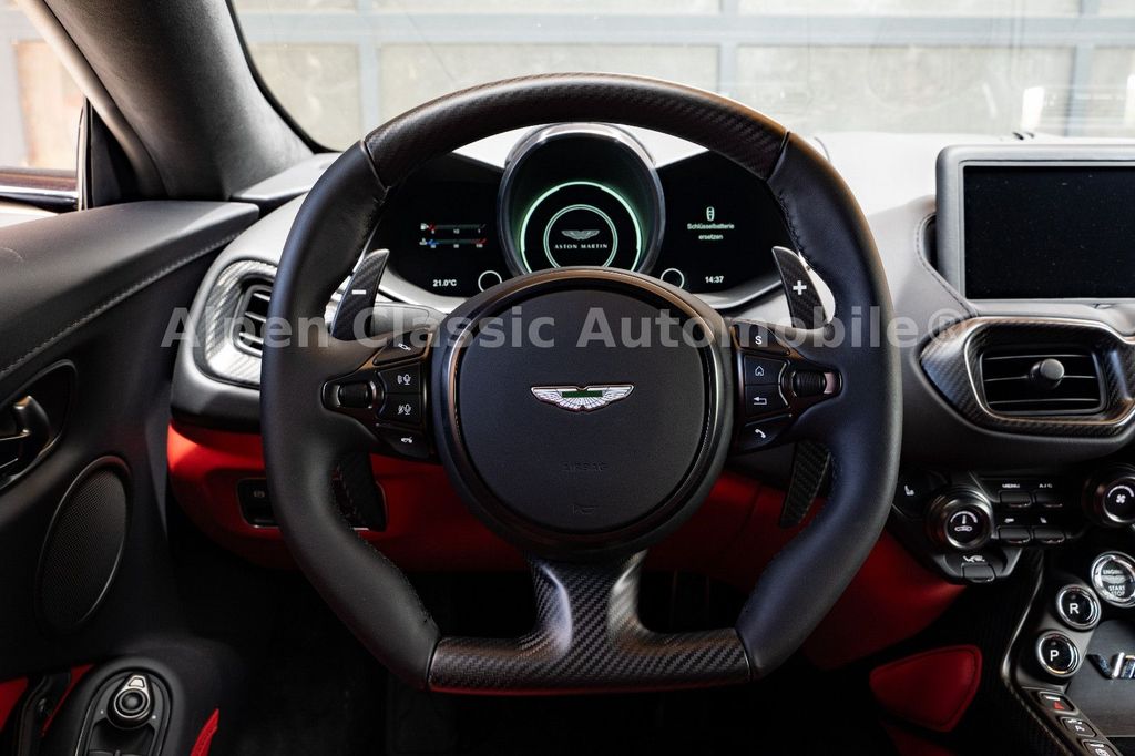 Aston Martin V12 Vantage 2022