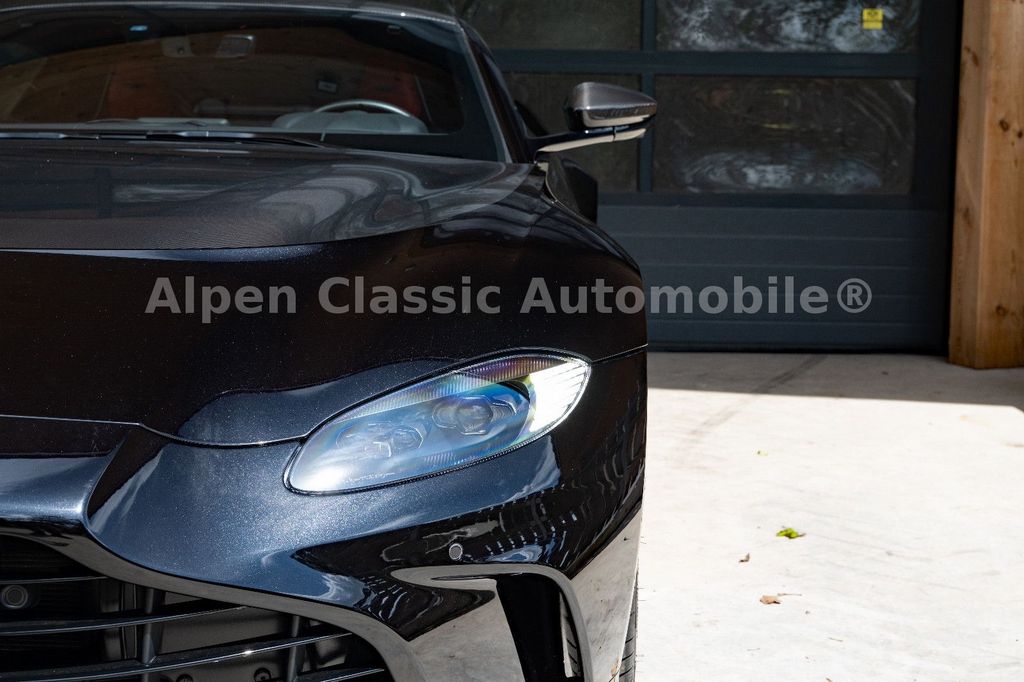 Aston Martin V12 Vantage 2022