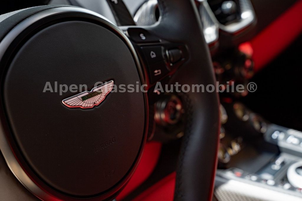 Aston Martin V12 Vantage 2022