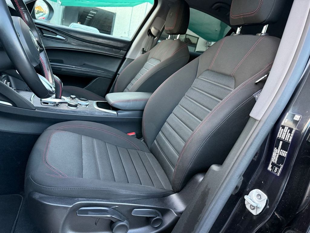 Alfa Romeo Stelvio 2021