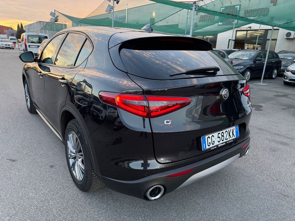 Alfa Romeo Stelvio 2021