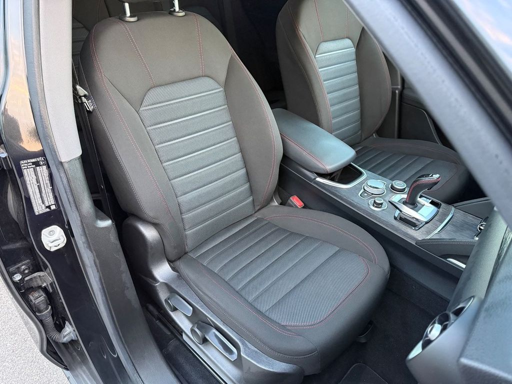 Alfa Romeo Stelvio 2021