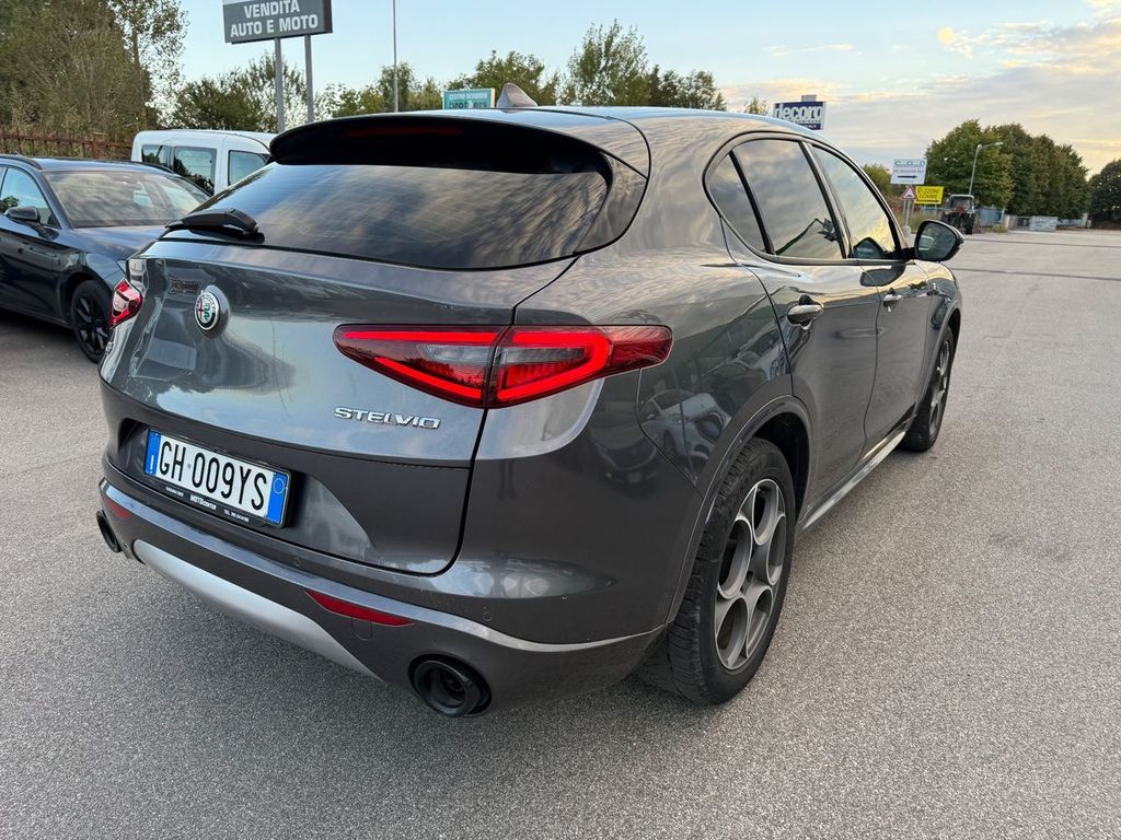 Alfa Romeo Stelvio 2022