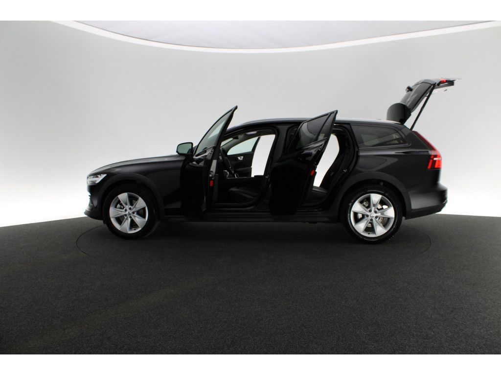 Volvo V60 Cross Country 2023