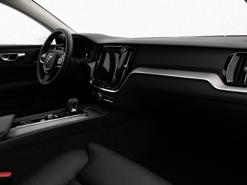 Volvo V60 Cross Country 2023