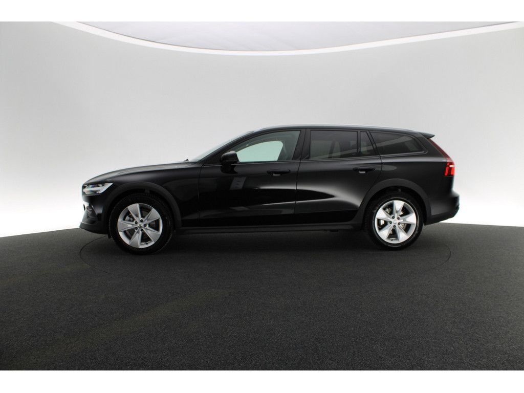 Volvo V60 Cross Country 2023