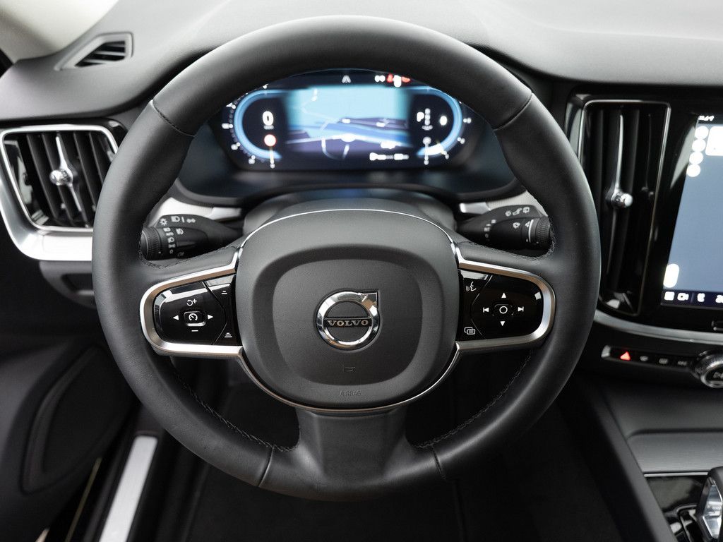 Volvo V60 Cross Country 2023