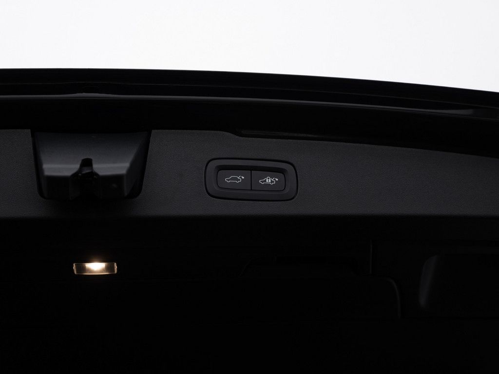 Volvo V60 Cross Country 2023