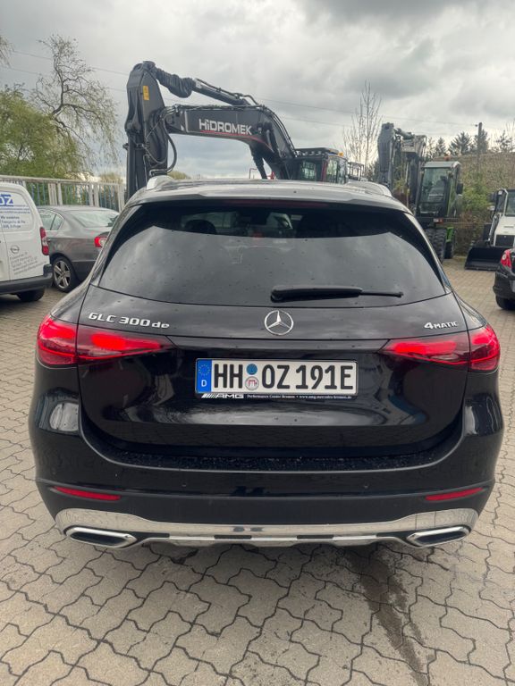 Mercedes-Benz GLC 300 2023