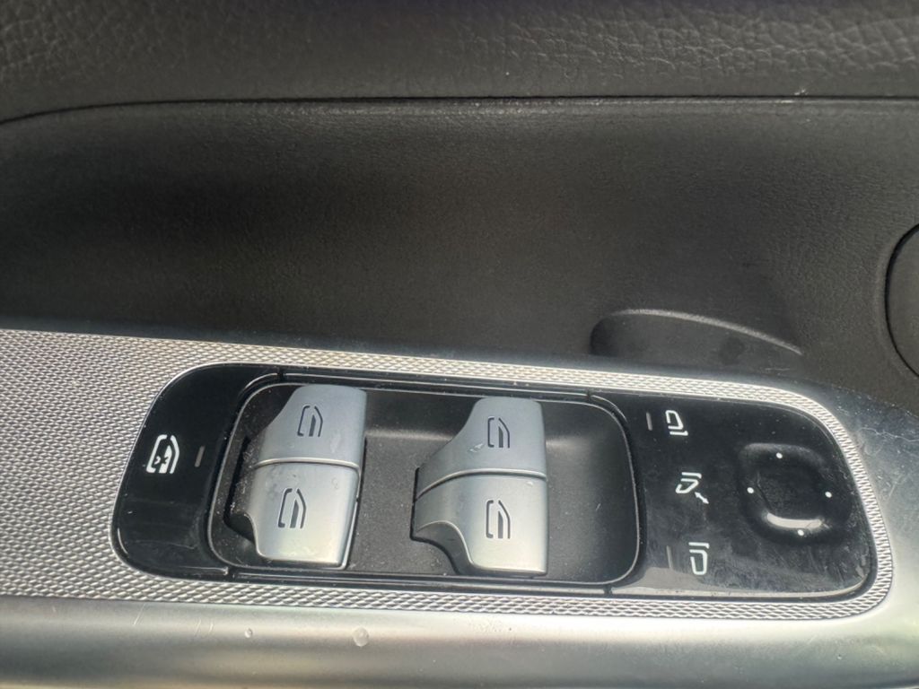 Mercedes-Benz GLC 300 2023