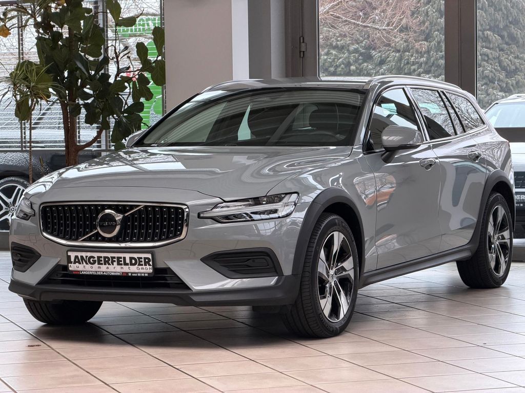 Volvo V60 Cross Country 2023