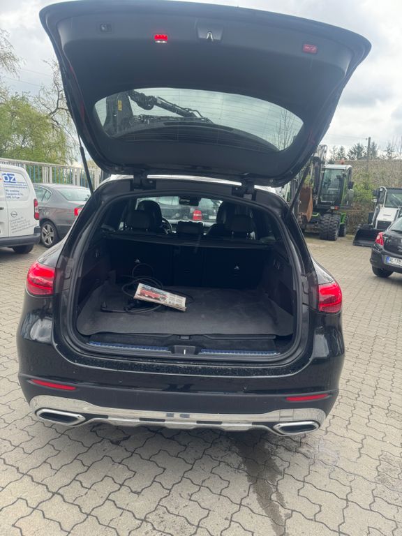 Mercedes-Benz GLC 300 2023