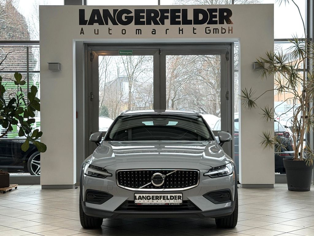 Volvo V60 Cross Country 2023