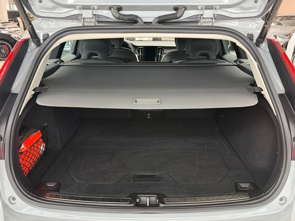 Volvo V60 Cross Country 2023