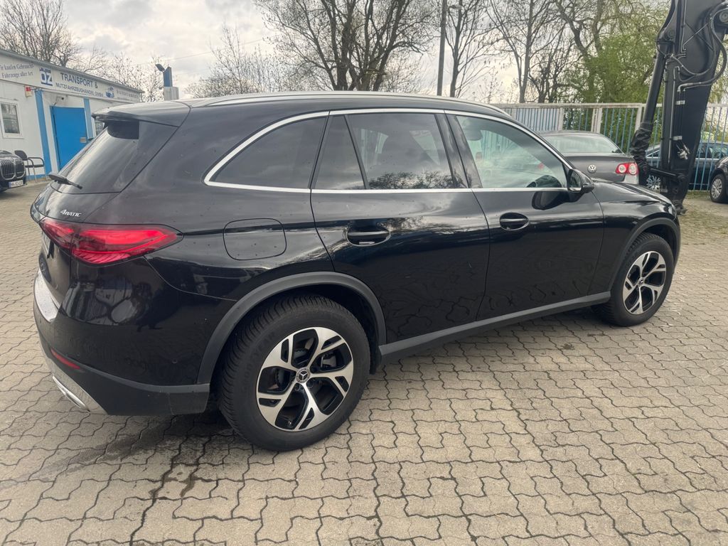 Mercedes-Benz GLC 300 2023