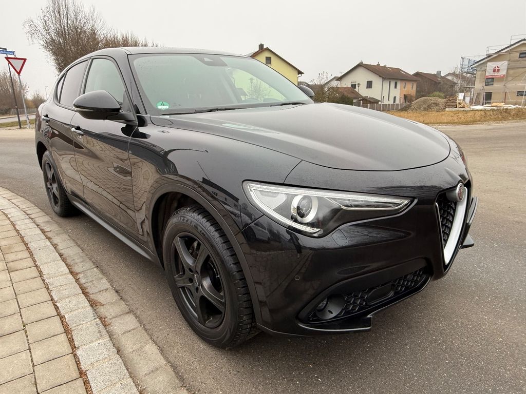 Alfa Romeo Stelvio 2017