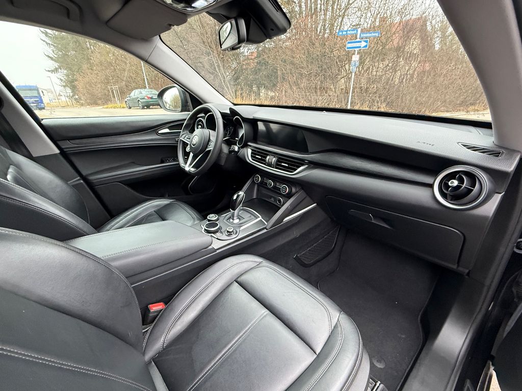 Alfa Romeo Stelvio 2017